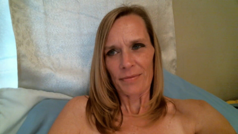 KimitheMilfMommy: Suja milf brincando com buceta