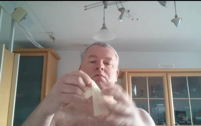 Carmen_Nylonjunge: Het blinde condoom