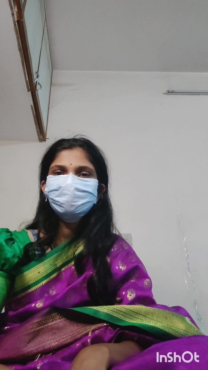 Desishycouple: Indiancă Desi Bhabhi Shivani excitată în sari roz.