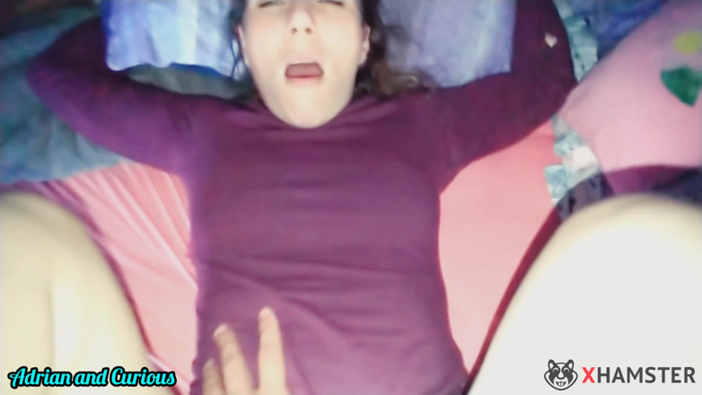Adrian And Curious: Curiosa dea bionda miLF sega con i piedi bianco culo...