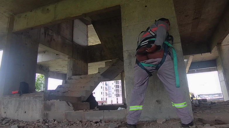 TheBlacKHunterr: Wziąłem zabawkę do pracy i zobacz, co zrobiłem