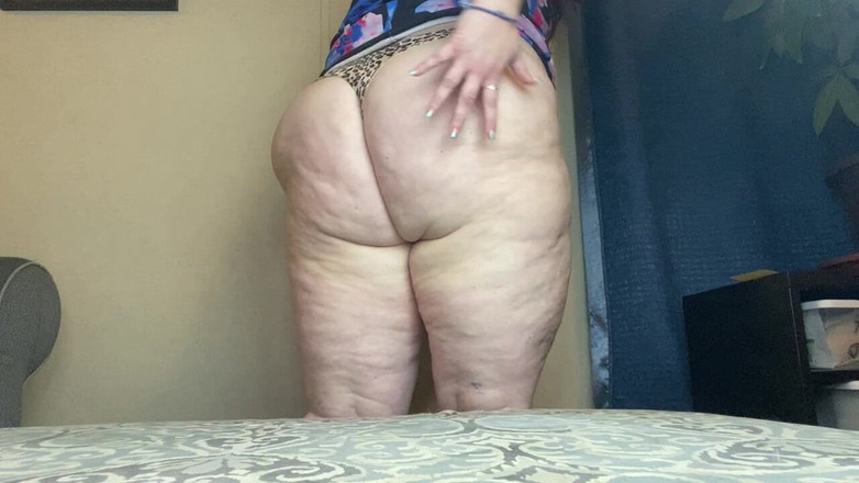 BellaBlast: Dicker arsch in tanga-hintern fällt sammlung