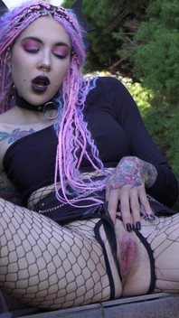 Gothic Slut Vibes