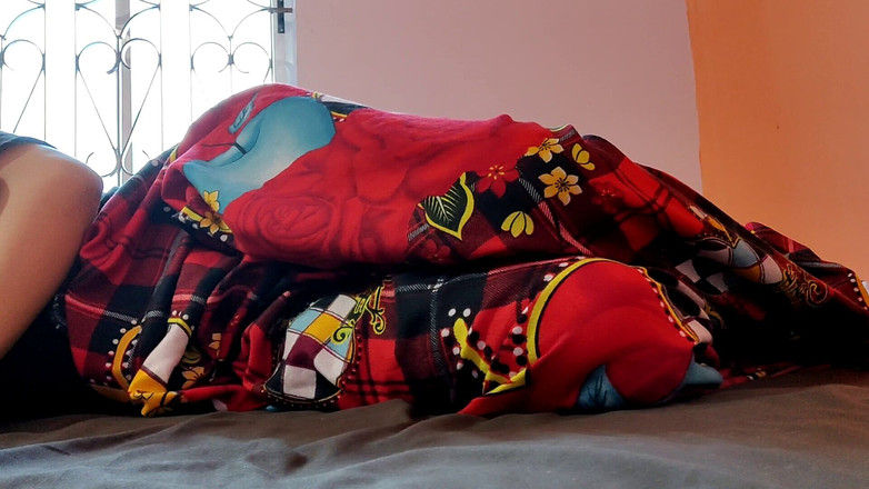 Hope Love: 亚洲继侄女独自在房间里与继叔发生性关系