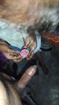 Primero chupando polla y luego follando coño en estilo indio
