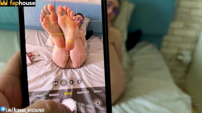 Alina Rai: Nevlastní syn šuká svou nevlastní matku na její vlastní žádost. Nevlastní matka:-Budu...