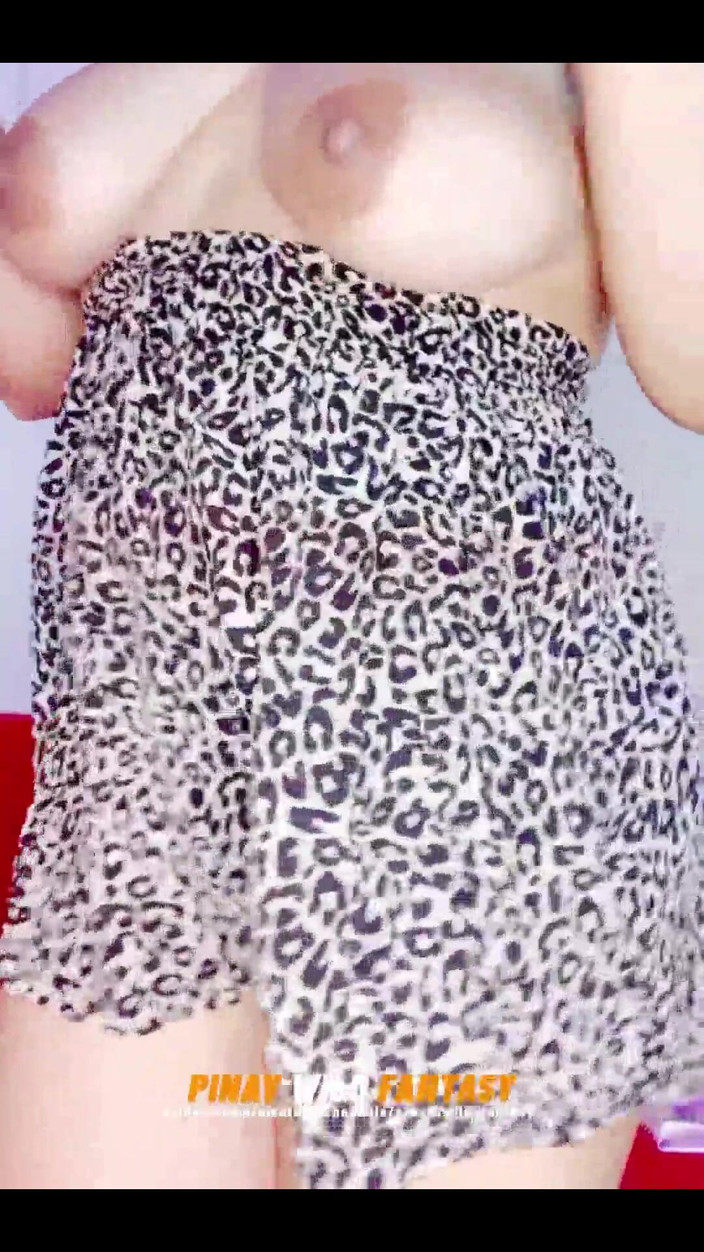 PinayWildHotCouple: Pinay viraal - mevrouw Emma's sexy dans! Bulbol heeft geen slipje...