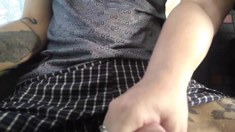 Zona901: Sucking cock on the bus and jerking off