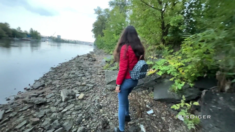 Dis Diger: Podniosłem dziewczynę w parku i szybko zerżnąłem ją w krzakach