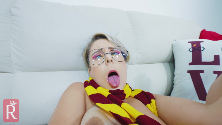 Redqueen films: Estudante de Hogwarts recebe foda anal com uma máquina de...