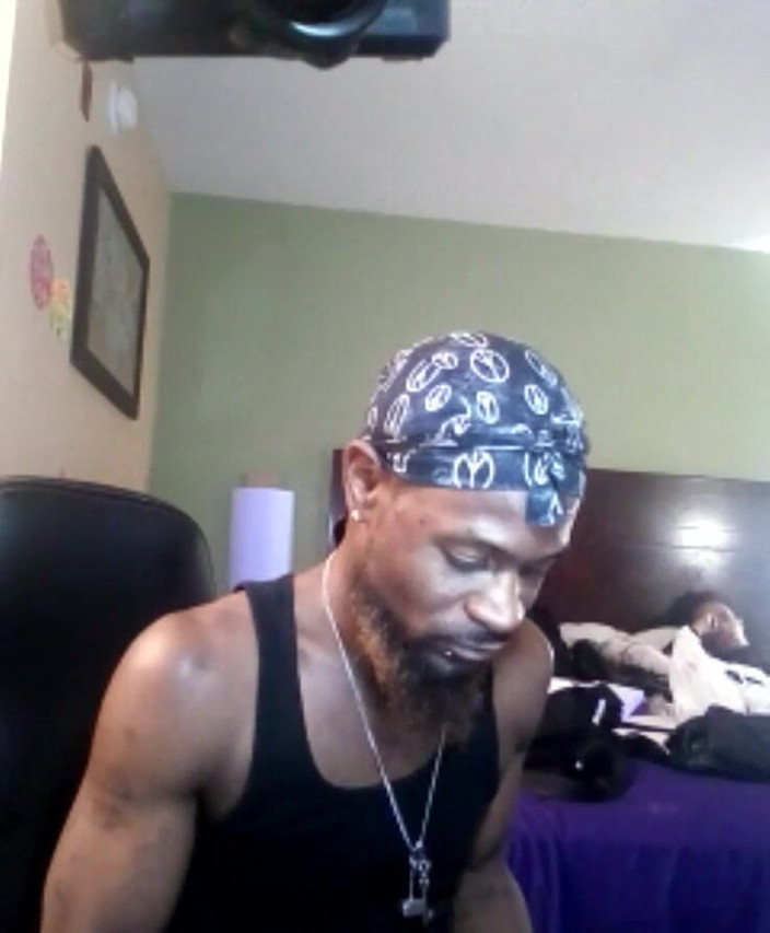 Maculine_Satyr: Stream Început 12/03/2020 06:24 am Nimeni nu este niciodată pe Aici