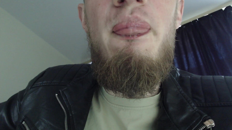 Hunky time: Alpha Nakrmí Slintajícího Ptáka Svým Submisivním