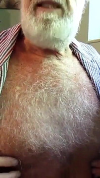 В предыдущих ролевых играх видео я учил этого 18-летнего дрочить.