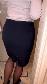 Secretária do escritório e chefe em uma viagem de negócios fazendo sexo em quarto de hotel - business-bitch