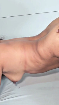 První noční sex se sexy vdova Desi Sex