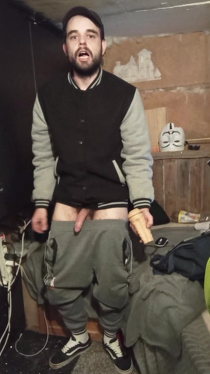 jerkofflover: Výstrek Na Mieste Kde Si Chodievam Masturbovať a Plus Predtým...