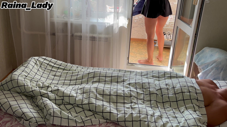 Raina_Lady: Nevlastní matka pomáhá nevlastnímu synovi ráno probudit