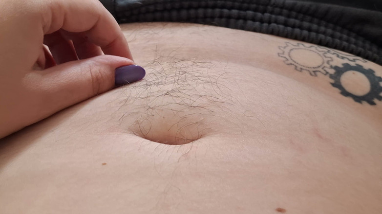 alucidfever: mere baalon vaali khoobsoorat vishaalkaay mahila Bellybutton ki pooja karen