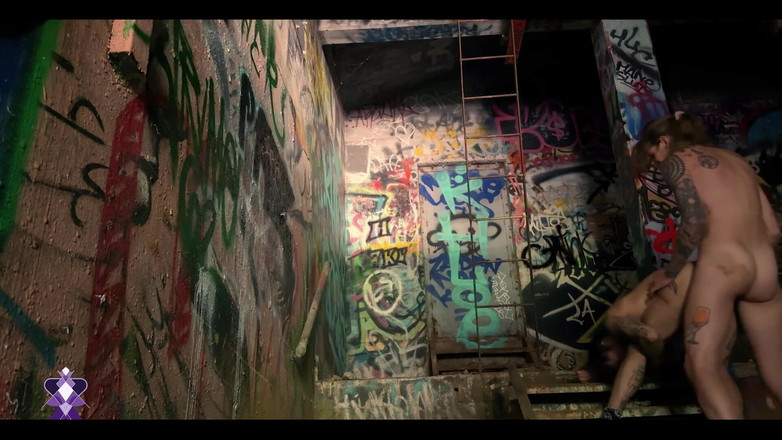 Gray Perrier: Trans Meisje Openbaar Neuken Van Een Transman in Een Verlaten...