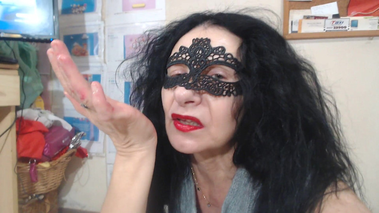 WEBREGINETTA2023: Gaya anjing semasa anda melekatkan penggetar di pantat dan vagina...