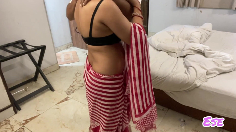Sammy Sins: Indianca Desi Bhabhi a luat masaj de la Devar și a...