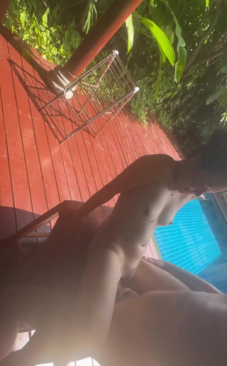 Lulu Wild: Lulu Wild Xoxo - 游泳池的乐趣