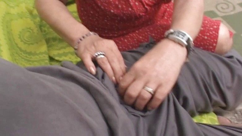 Real Home Made: 继阿姨照顾她讨厌的继侄