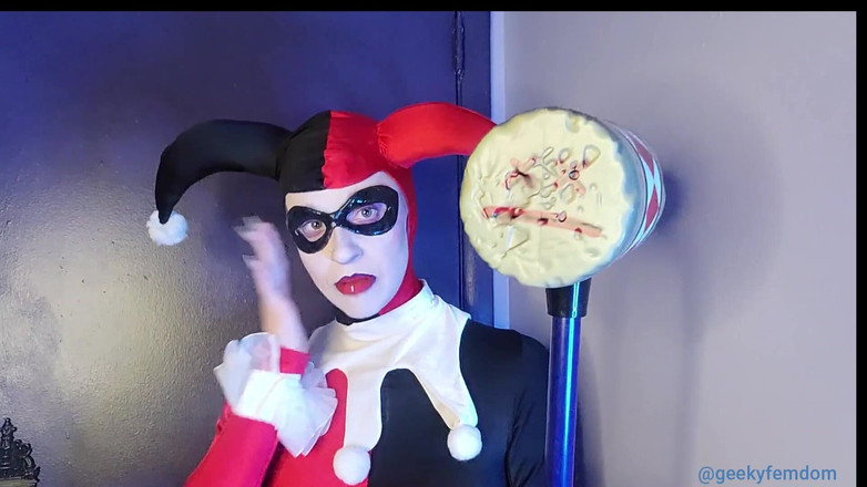 Geeky Femdom: Harley Quinn dominiert dich