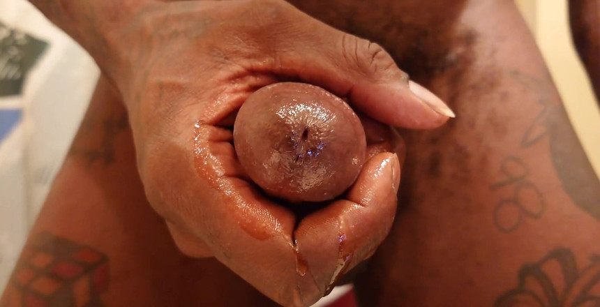 Hallelujah Johnson: BBC dyrkar Hallelujah Johnson - tatuerade långa mörka chokladmuskler som rycker...