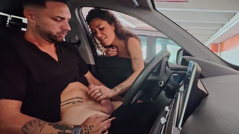 effeemme1: Ручний мінет незнайомцю і глибокий мінет у нього вдома з глибоким горлом