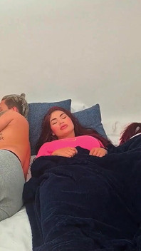 La figa della mia sorellastra è più stretta di quella della mia ragazza, quasi veniamo catturati