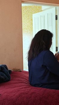Lütfen durma, beni hamile bırak, sana yalvarıyorum! Arkadaşımın üvey annesiyle bütün gün seks yapıyorum