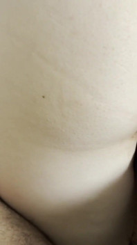 Real madrastra amateur seduce y folla hijastro real mientras está solo en casa casi atrapado gran preñada