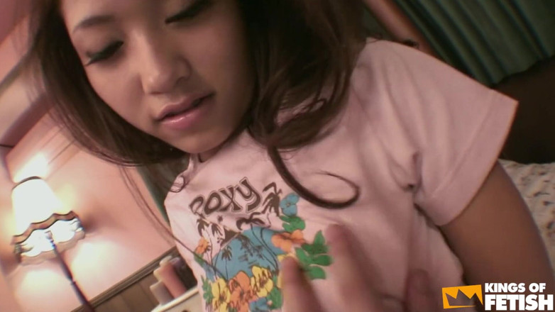 Pure Japanese adult video ( JAV): Japanisches teen masturbiert, bevor er einen typen im pOV-stil bläst