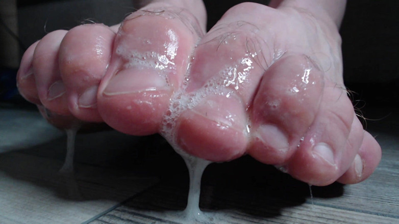 Hunky time: Feet and Drool