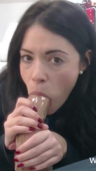 Ava Dalush를 따먹는 여학생 펠라
