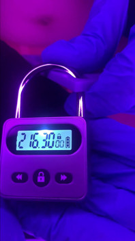 Les premiers enfermements de 10 jours de Lunathesissy dans une cage de chasteté