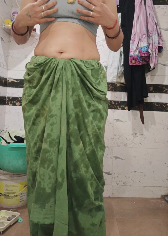 Priyahot77: Priya si kakak ipar india lagi pamer tubuh aduhainya
