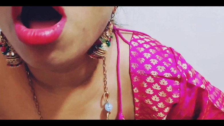 Desi Club House: Une belle-mère indienne desi se fait baiser à peine par son...