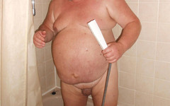 Opas Lust: Děda čůrá ve sprše