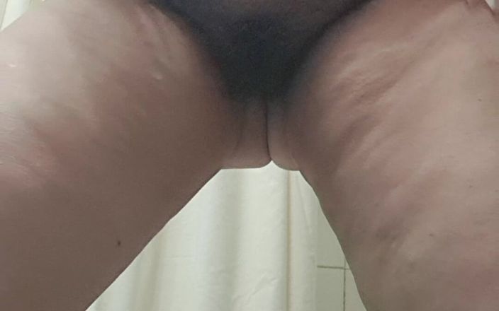 Mommy big hairy pussy: Nevlastní matka čistí kundičku, bylo to špinavé