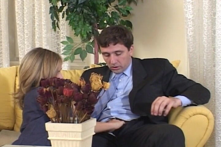 THAGSON RETRO: Blondă udă de pișat întinsă larg și facial ejaculare