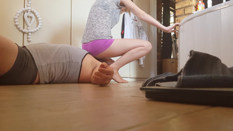 Alicia Robertz: นั่งบนหน้าและขี่หน้า