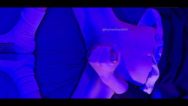 Parker Grant NYC: Ik zou een helpende hand kunnen gebruiken ... of Twee