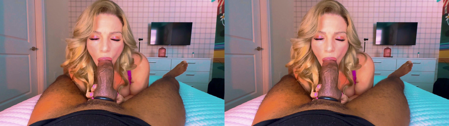 Voo Doo XXX: VR 3D - une MILF à gros nichons suce et se fait baiser...