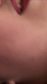 Chlupatá bbw kočka miluje masturbaci se svou dildo hračkou