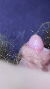 Testen van clitoris poesje likken speeltje