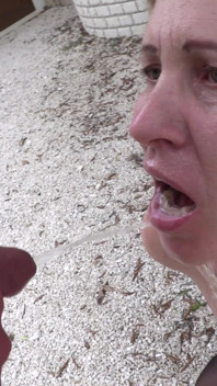 Guy Pees in Blonde's Mouth and Gets Cum in Her Mouth as a Thank You