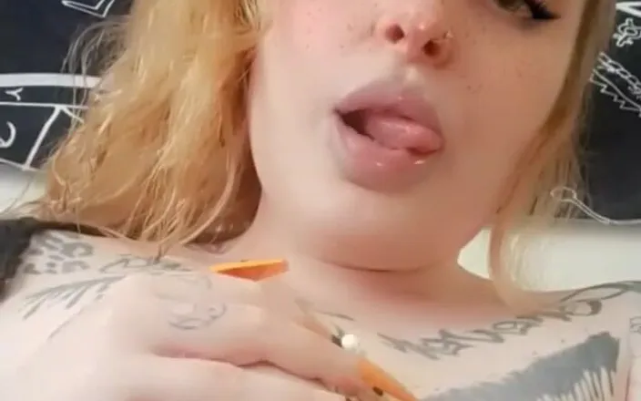 Estrella Steam: Mmmm My Tits Want to Be Touched
