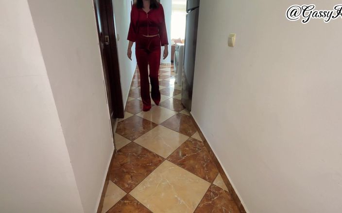 GassyKat: Reine des pets de velours rouge